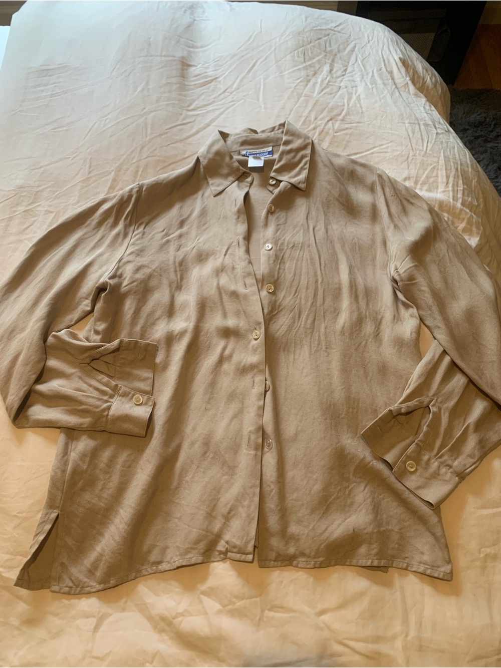 Vintage Pendleton 100% Silk Button-Down Shirt in Light Tan Size 10